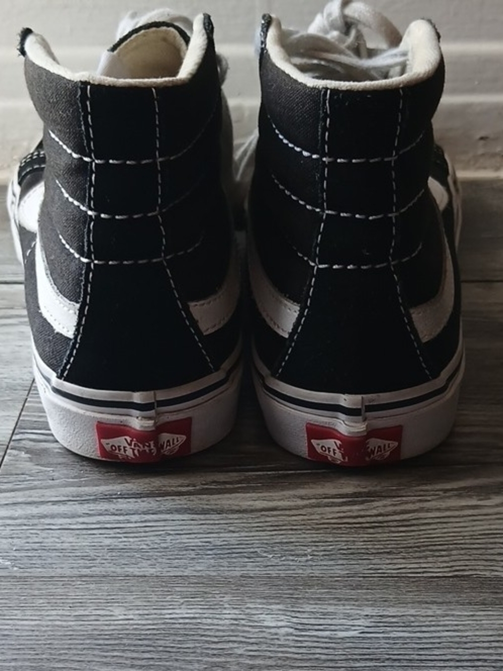 Vans Sk8-Hi Black & White Classic High-Top Sneakers - Picture 4 of 4